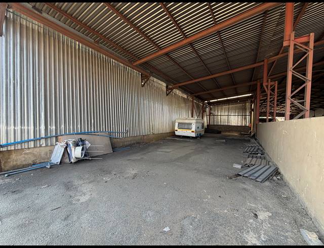 9,900M² INDUSTRIAL YARD FOR SALE IN VULCANIA